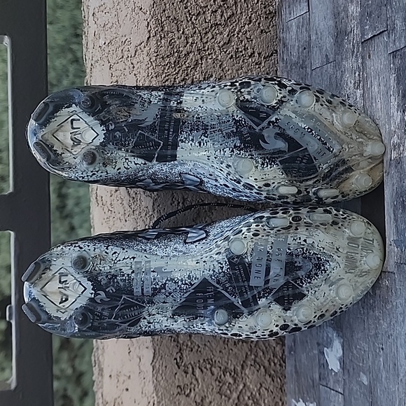 Under Armour Women's Clone Football Cleats - Picture 6 of 9